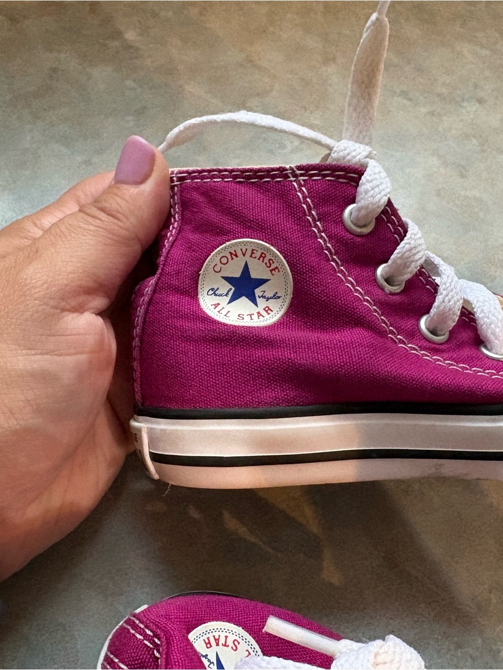 Converse size 7C Kids' High-Top Sneakers in Magenta and White - Picture 5 of 9